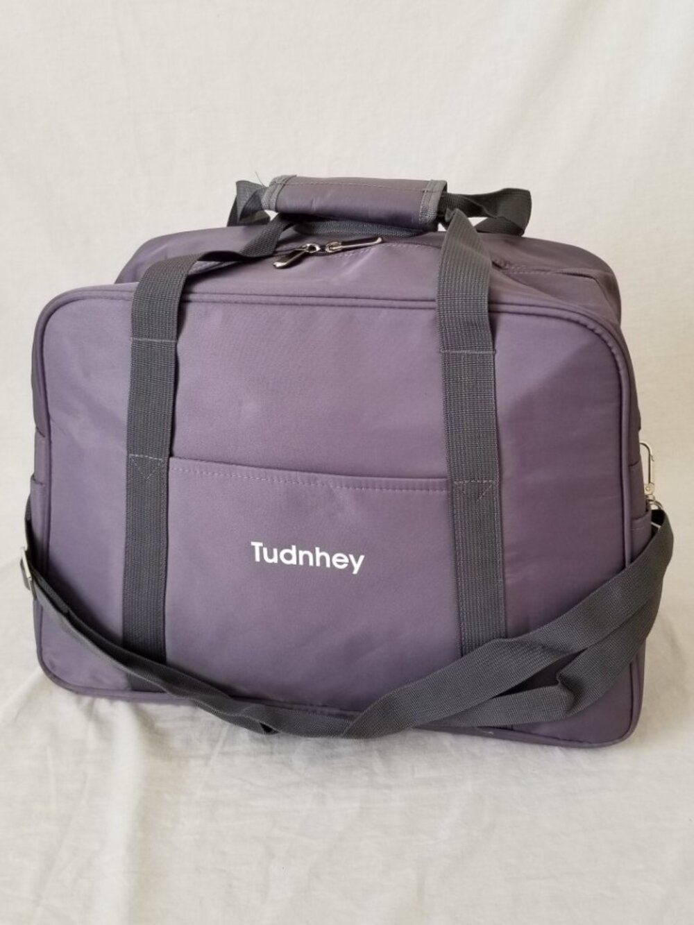 NWOT! Water-Resistant Tote Duffel Travel Bag with Shoulder Strap & Luggage Strap